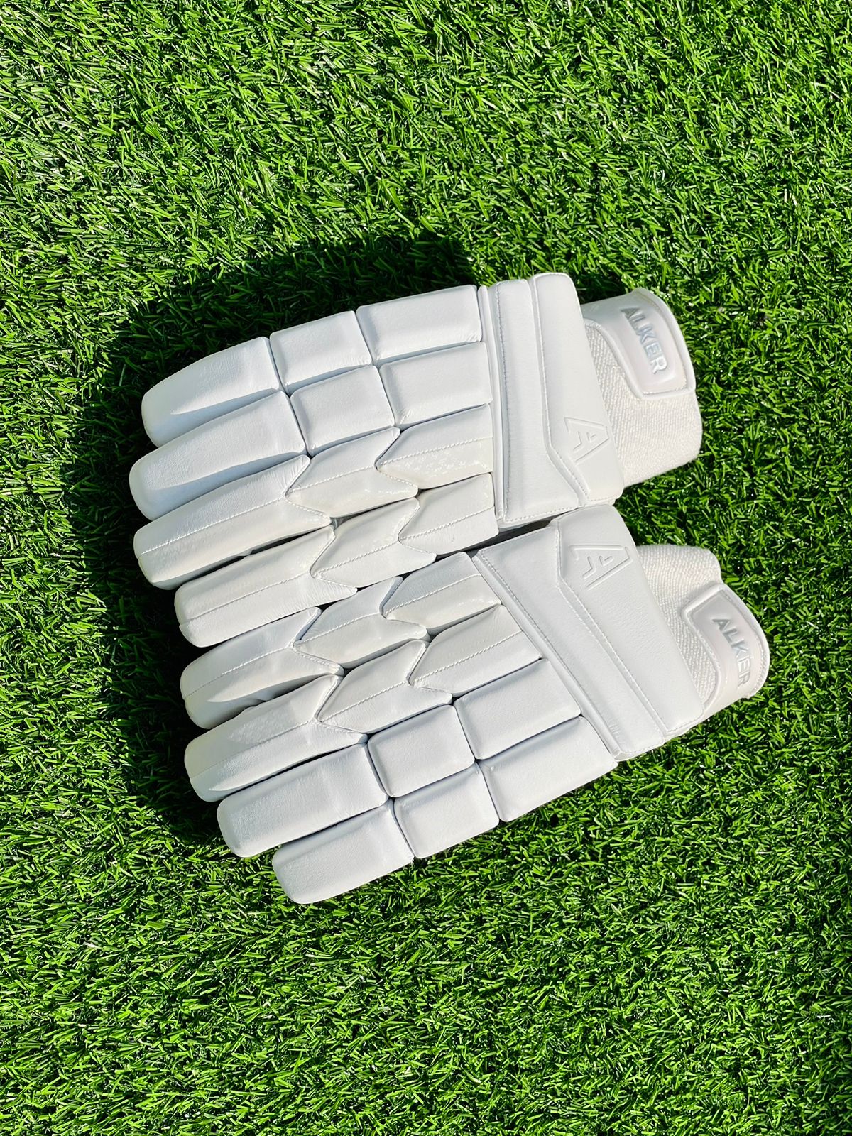 Elite batting gloves